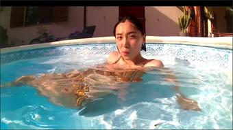 June-Liu-Spending-Good-Time-In-Swimming-Pool-N