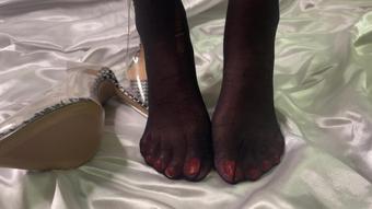 Mistress Wears Nylon High Heels