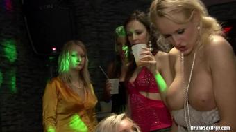 Drunksexorgy.Com Dso Crazier By The Dozen Part 5 29.08.2011 Welli