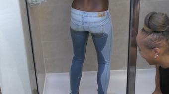 Kendra makes Paris piss her pants