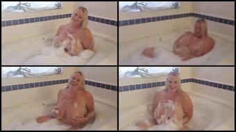 Cameron Skye Bubble Bath Fun