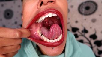 Hooking and stretching my huge  mouth - March 12, 2022