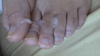 HITACHI JERK OFF OVER TOES - July 28, 2023