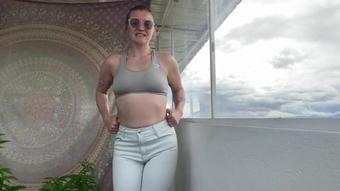POV: Pee Desperation in jeans! Girlfriend pees her jeans for you!