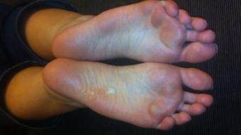 JERK OFF OVER GIANT SOLES - February 18, 2024