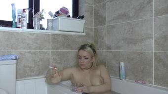 Penny Lee Bath Time Smoke Manyvids