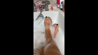 Foot JOI in the bath