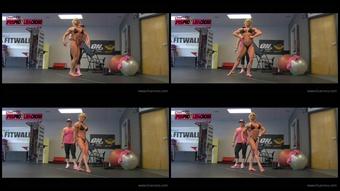 Lisaxxxcross 24 12 2021 2310123467 Posing With Alina Popa Pre Comp