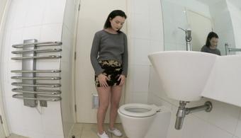 Cling Film Peeing - March 09, 2025