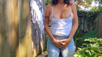 FULL BELLY PEEING IN JEANS