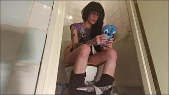 Piss Big Thing While Playing On My Telephone Pt1 Hd