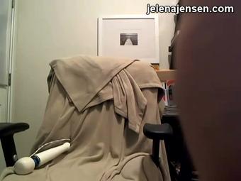 Live Show - 2013.02.21 Hitachi On Chair To Cum