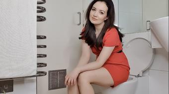 Triple toilet wetting on the seat peeing - February 04, 2022