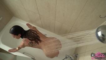 Teen Masturbate Wet Pussy And Cum In The Bathroom - Music Porn_Alicekellyxxx