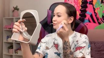 Doing My Makeup Ignoring U - Sep 3, 2022