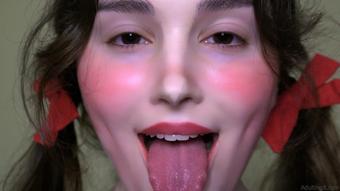 Tongue Out Eye Contact Loop - Mar 4, 2022