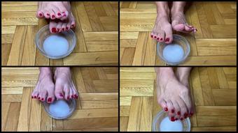 Froggeefeetvip 03 11 2021 2264344135 Pouring My Feet In Bowl With 25 Cum Loads After This My Feet Are So Soft Like Silk