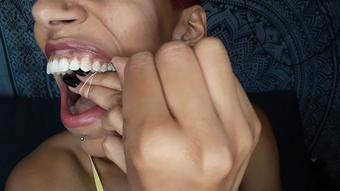 Flossing my teeth - August 29, 2021