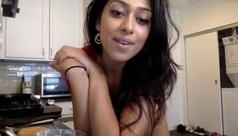 Saravunovix_15102020_2022_Female_Chaturbate