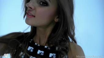 Melenamariarya - Kiss You