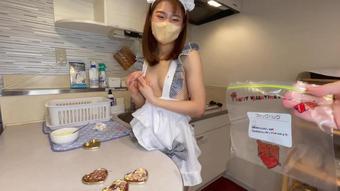 バレンタインに裸エプロンでアナル舐め＆騎乗位中出しSEXする可愛い女子大生彼女 素人カップル/10代/スレンダー/スマホ撮影/美少女/色白/無修正/English subtitles♡RYO＆YUU♡