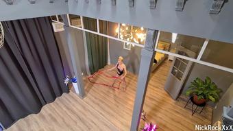 Fucked a gymnast in anal before a concert ! Circus performer Lara Frost