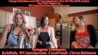 Clover_Baltimore - Christmas With My Three Hot Aunts Part 1 - Manyvids
