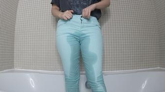 Mint jeans in the bathroom - May 22, 2019