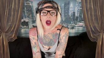 Secretary Degrades Herself For The Boss
