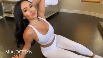 GYM SLUT WANTS YOUR COCK