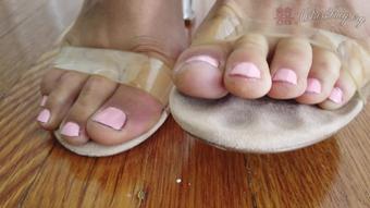Mistress Lucy Khan Mistress Lucy S Mesmerizing Toes Asmr Manyvids