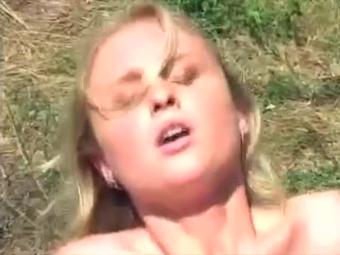 Busty Girl Rect In Village