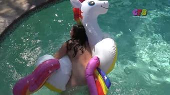 LaLa Struggles w/inflatable @ Pool Sinks