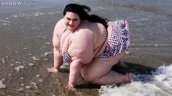 Publicly Fat at the Beach