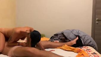 Matrigna ascolta tutto dall'altra stanza. Sex tape stepmom listens from another room. Dialogo ita