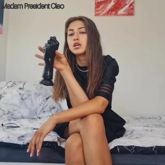 Madam President Cleo_Du-Bist-Meine-Bitch
