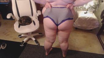[Manyvids.Com] Jeans And Tank Strip