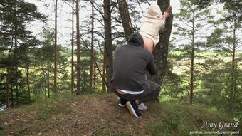 ATHLETIC GIRL SUCKED IN THE FOREST AND GET FUCKED