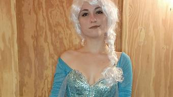 Elsa shows off her dress for you - June 05, 2023
