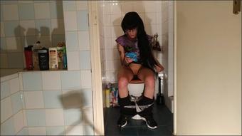 Goth Teen P-- Crap Why Play On Her Mobile