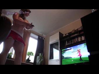 Devote-Schlampe - Sexy Golf-Eingelocht