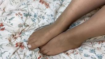 Play with my pussy in pantyhose and cum