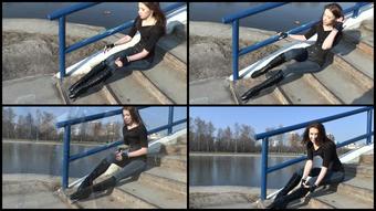 00 Walking In Ballet Heels   Park Bridge