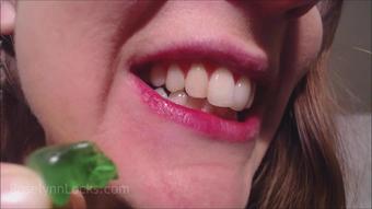Roselynnlocks Gummi Bear Chomp Manyvids