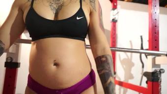 Gymbabe Pregnant Biceps Workout