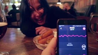 I took control of my stepsister's vibrator in the bar and brought her to orgasm.