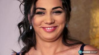2015-09-11 - Alexya - How Stacked Am I