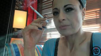 Sandisquirts No Lipstick Smoking 2 Of 2 Manyvids