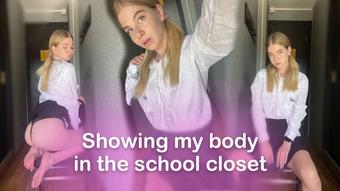 I took off my panties in the school pant - December 10, 2022