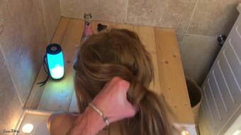 17 Demi Soeur Au Gros Cul Se Fait Baiser Dans Le Bain Et Prend Une Giclée De Sperm